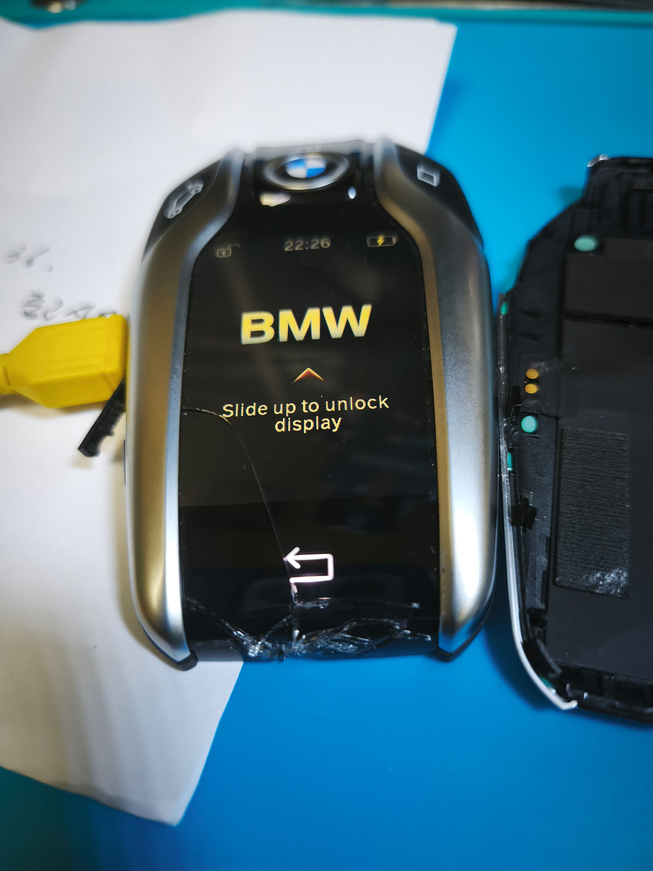 bmw키-액정깨짐-수리3(홈).jpg