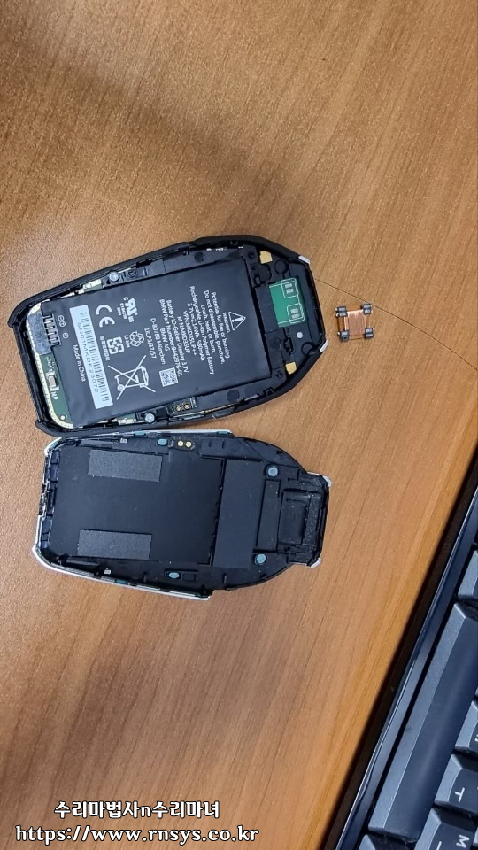 bmw디스플레이키 충격으로 부품떨어짐 pcb수리0-307.04.jpg