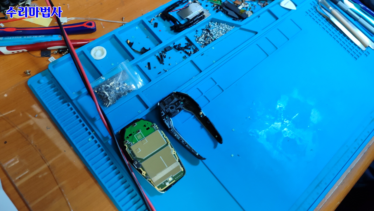 bmw 디스플레이키 액정깨짐 리퍼액정교체수리40429홈.jpg